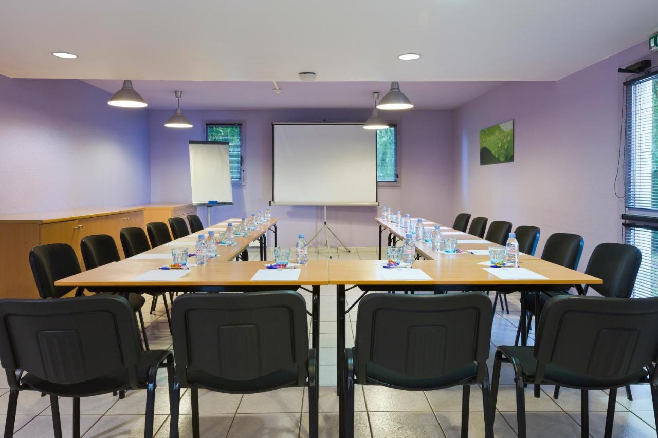 Ibis Budget Chilly-Mazarin Les Champarts Bagian luar foto