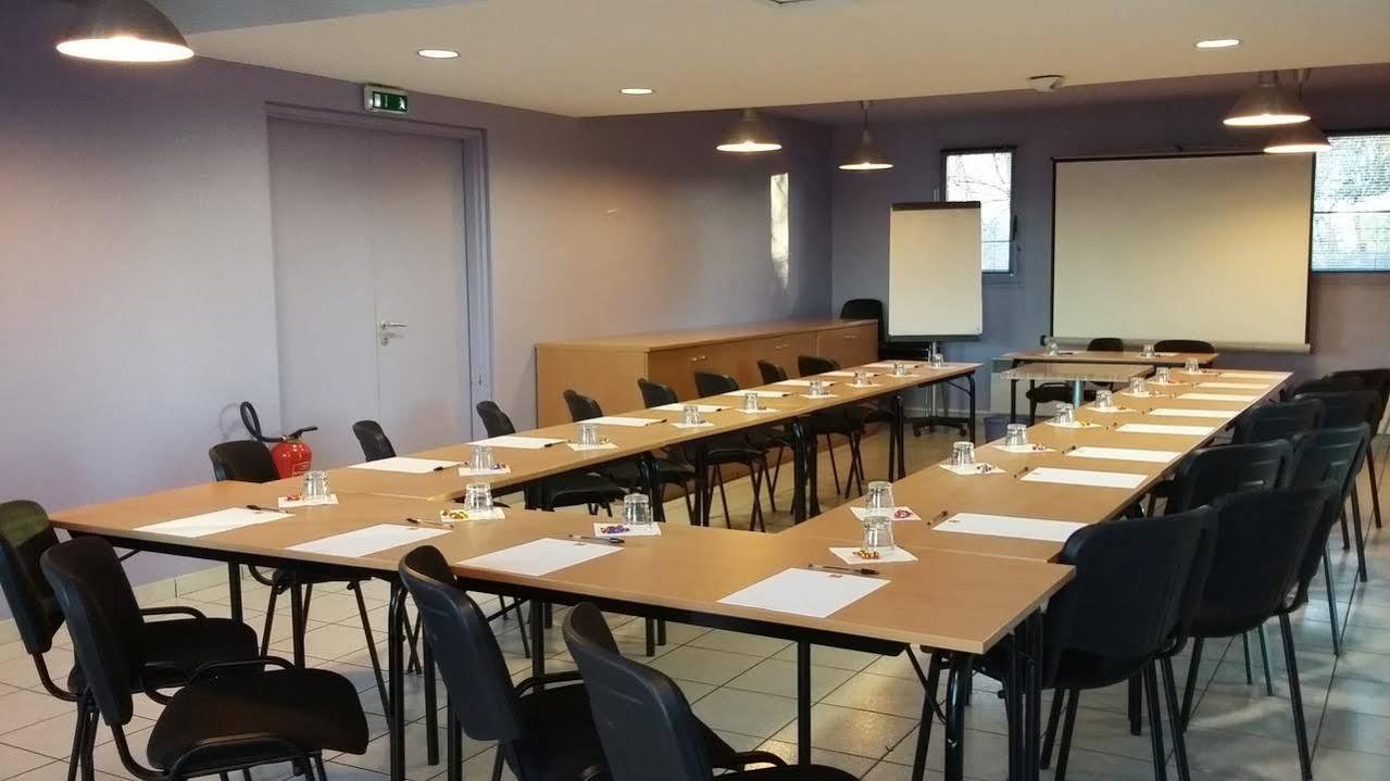 Ibis Budget Chilly-Mazarin Les Champarts Bagian luar foto